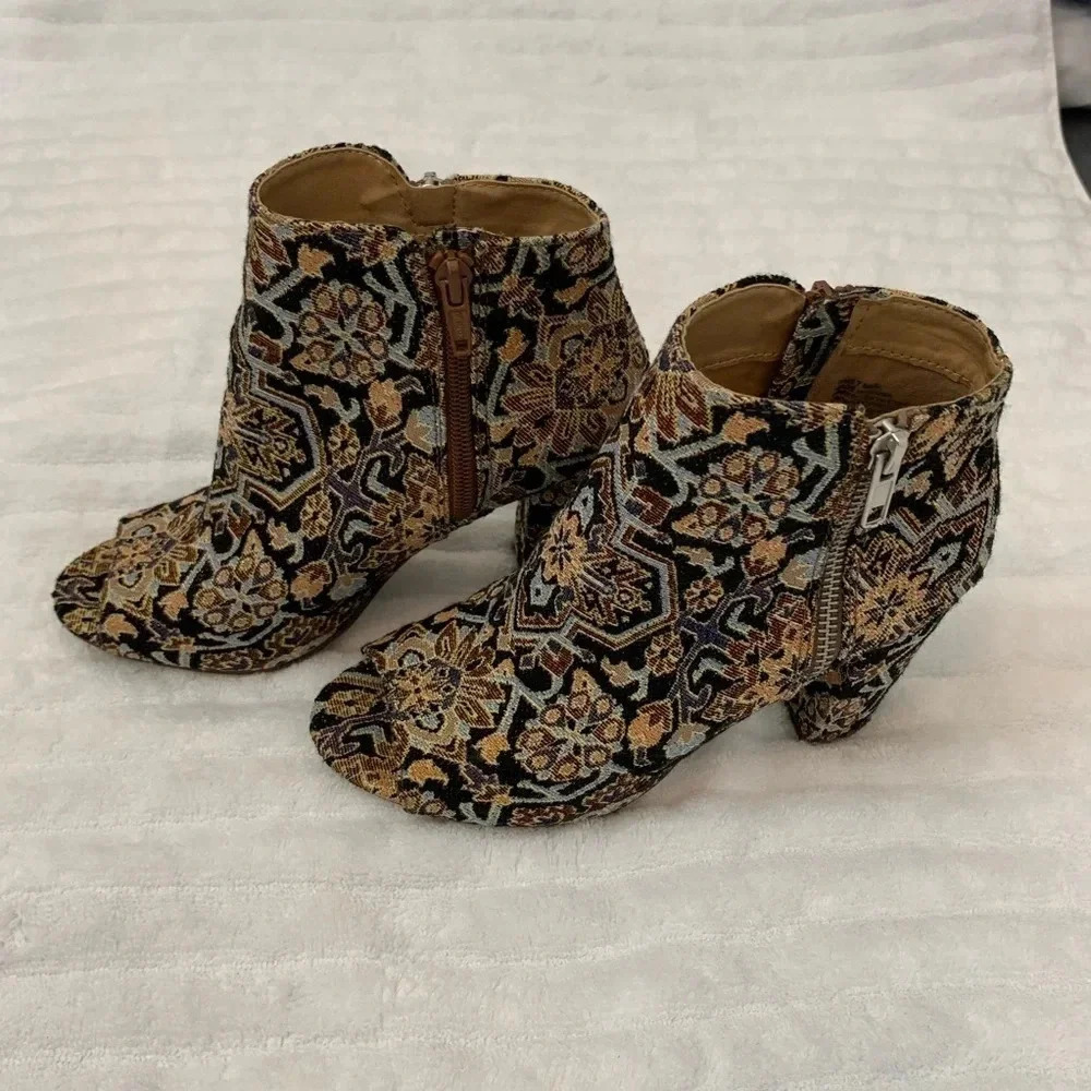 CANDIE’S boots - Picture 3 of 8